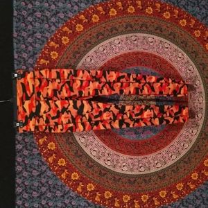 Red camo leggings with pockets